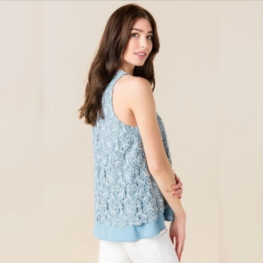 Sleeveless lace top